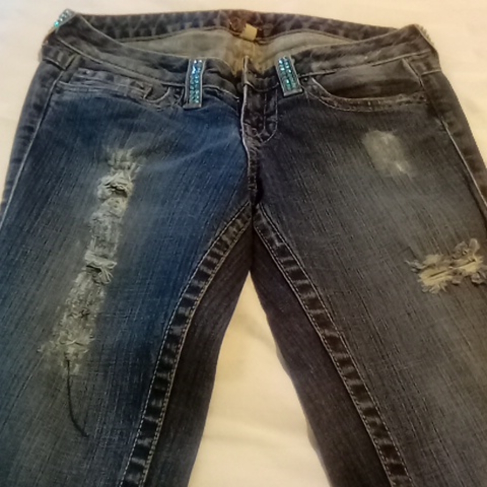 Clothes - Picture 5 of 5
